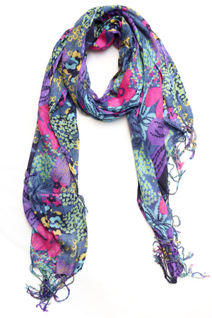 Open image in slideshow, Flower Print Scarf
