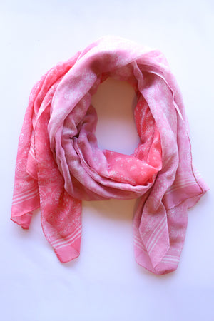 Open image in slideshow, Lightweight Paisley Scarf
